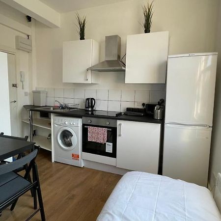 Lovely Studio Flat In The Heart Of Holloway. Londres Exterior foto