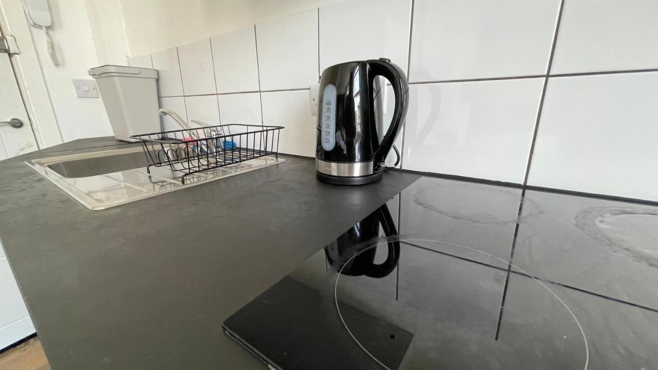 Lovely Studio Flat In The Heart Of Holloway. Londres Exterior foto